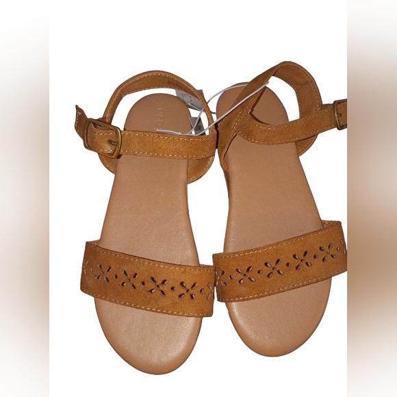 Old Navy Girl's Tan Sandals with Platform Sole - Picture 4 of 4